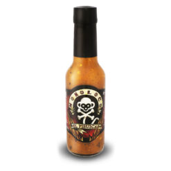 Salsa picante intensa El Pisuicas con panameño, rocoto, cayena y chile fantasma hecha en Costa Rica